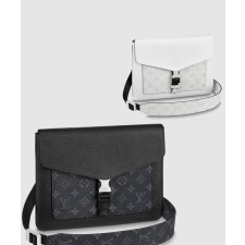 [LOUIS VUITTON-루이비통]아웃도어 플랩 메신저백 M30413