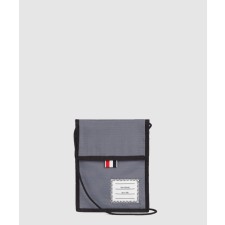 [THOM BROWNE-톰브라운]드로우코드 넥 파우치 MAC107