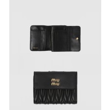 [MIUMIU-미우미우]작은 마텔레세 나파 가죽 지갑 5ML002
