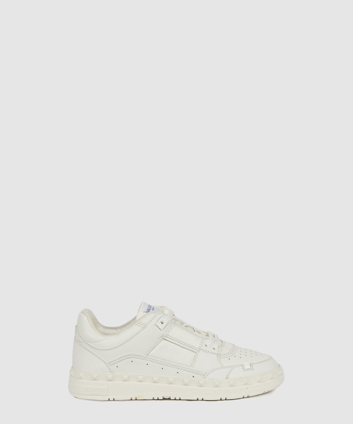 [VALENTINO-발렌티노]로우탑 송아지 가죽 스니커즈
